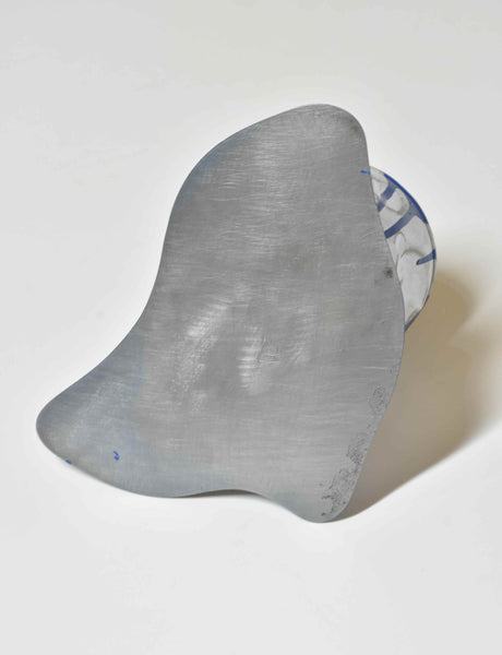 Le vieux pot de peinture bleu