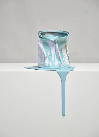 Le vieux pot de peinture