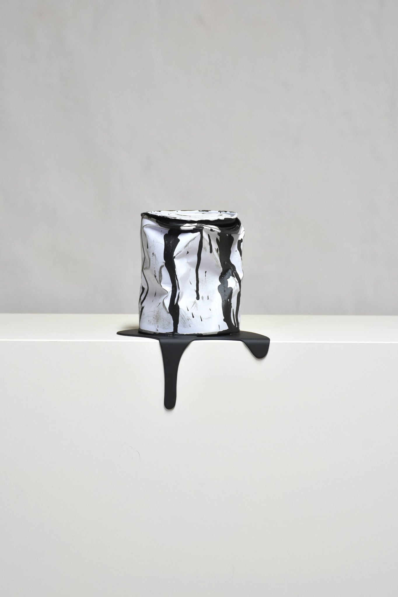 Le vieux pot de peinture