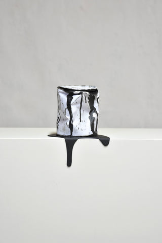 Le vieux pot de peinture