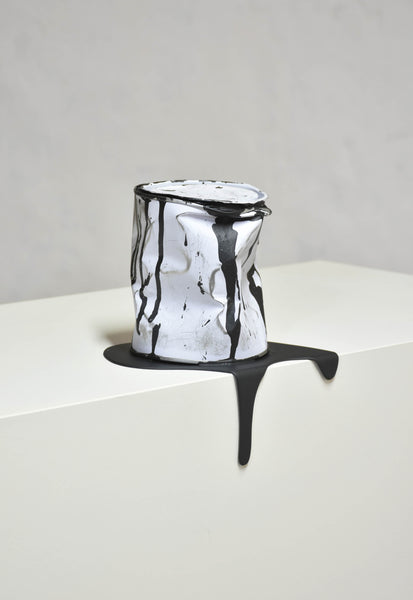 Le vieux pot de peinture