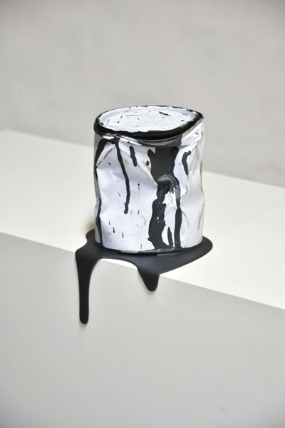 Le vieux pot de peinture