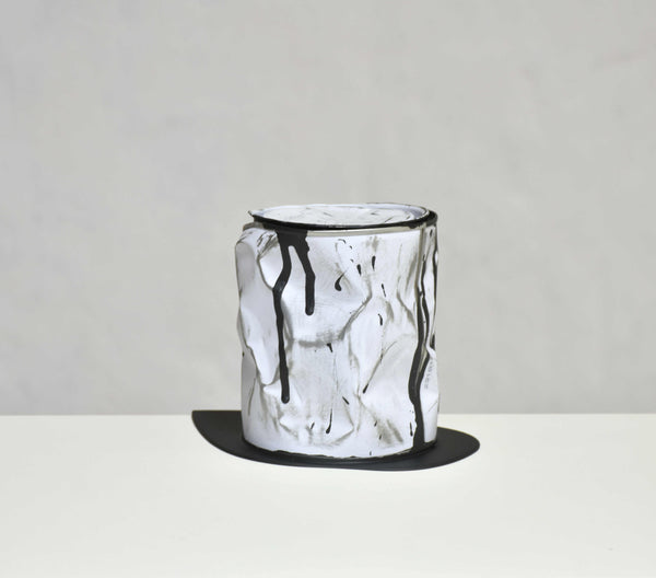 Le vieux pot de peinture