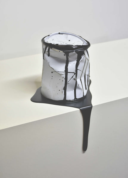 Le Vieux Pot de Peinture