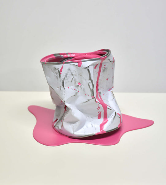 Le Vieux Pot de Peinture Rose