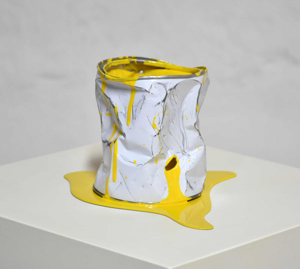 Le Vieux Pot de Peinture Jaune