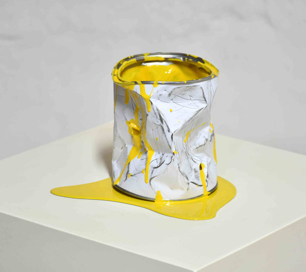 Le Vieux Pot de Peinture Jaune